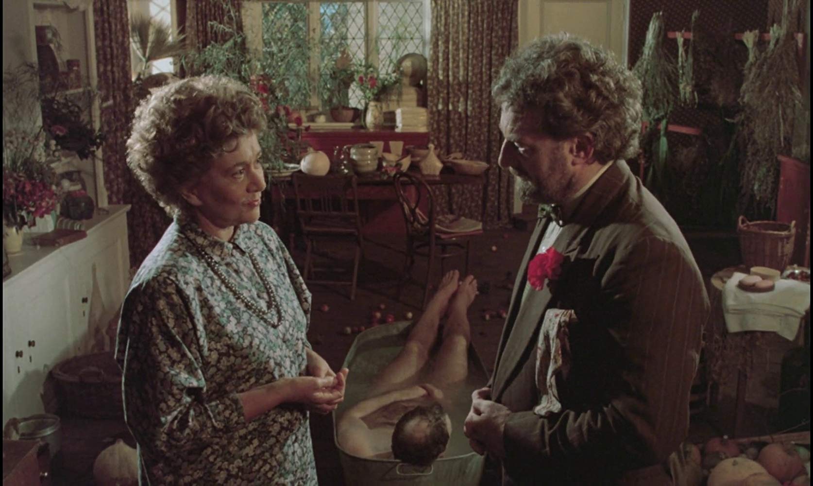 Joan Plowright and Bernard Hill in Drowning by Numbers