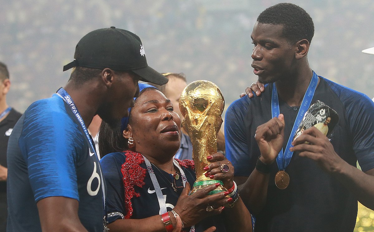 1200px-paul_pogba_world_cup_trophy