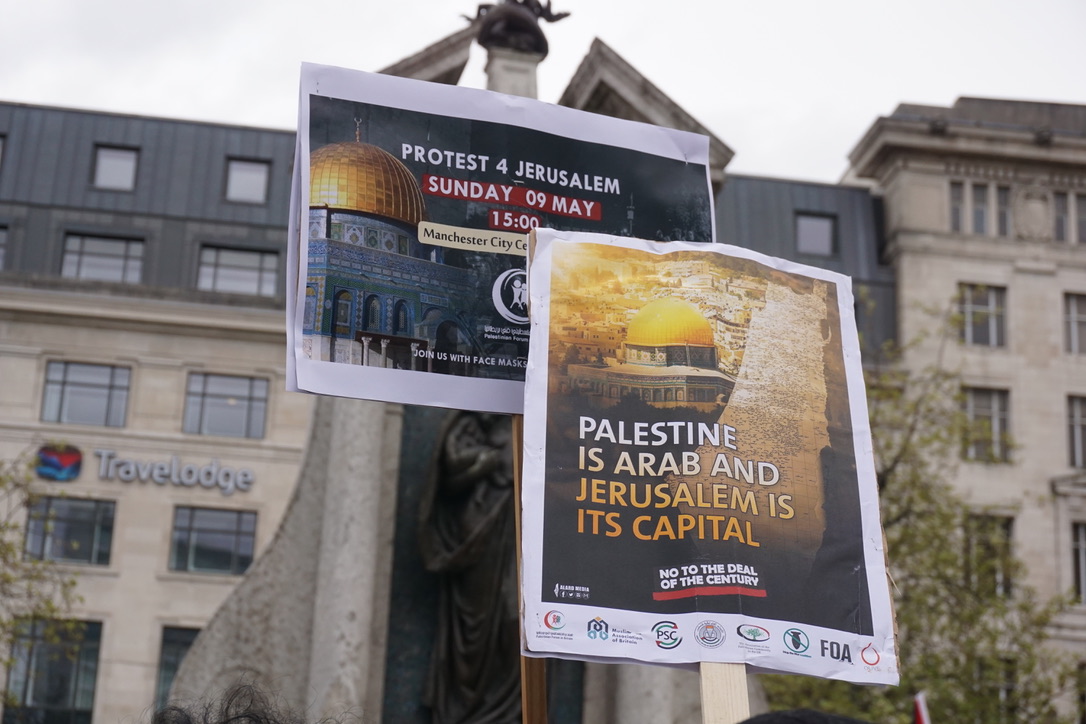 Placards at the #FreePalestine protest