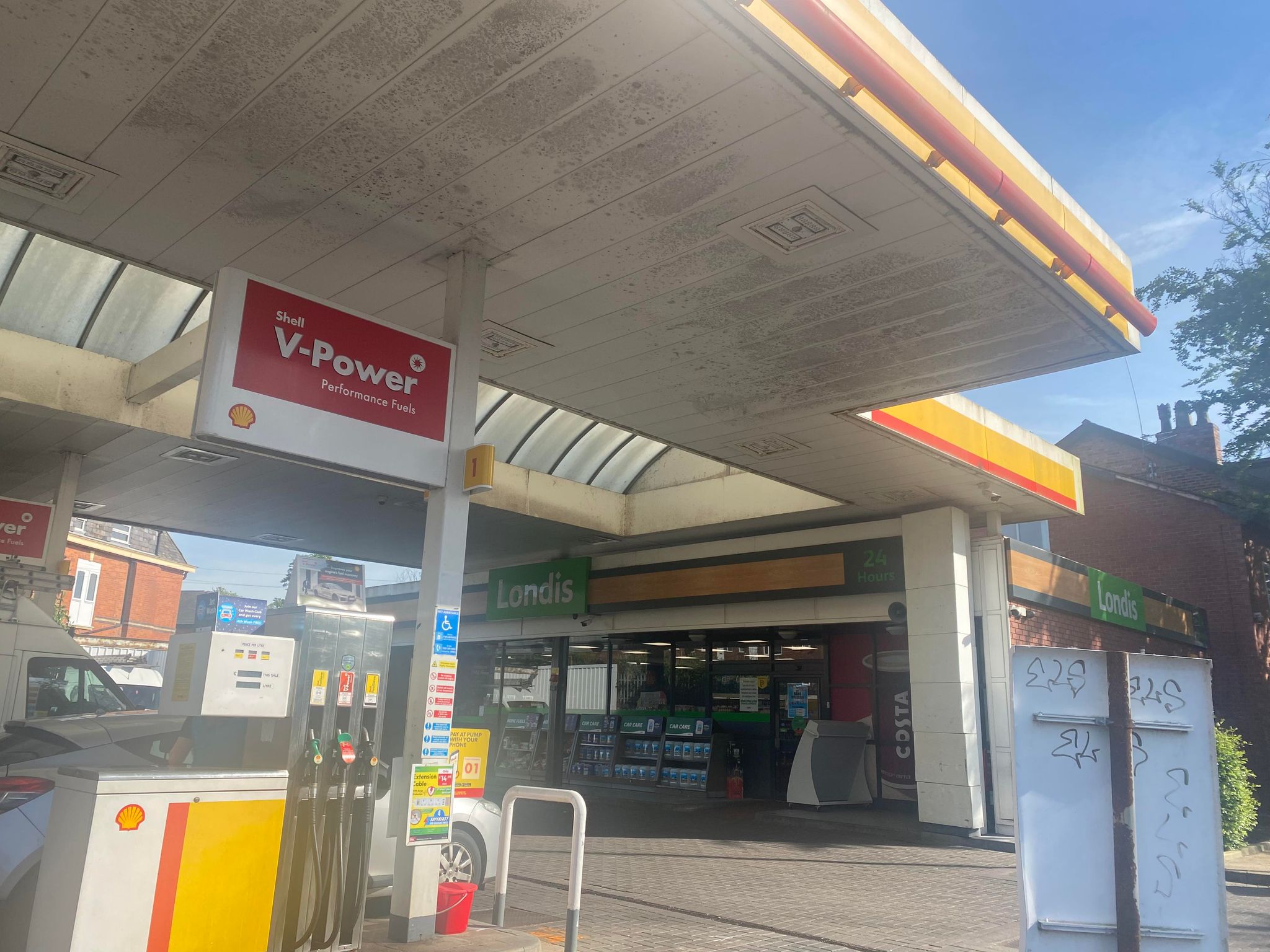 Shell Garage, Wilmslow Road -Image: Kate Gaetto.