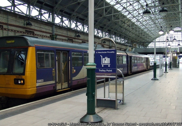 Manchester Picadilly Station by Thomas Nugent