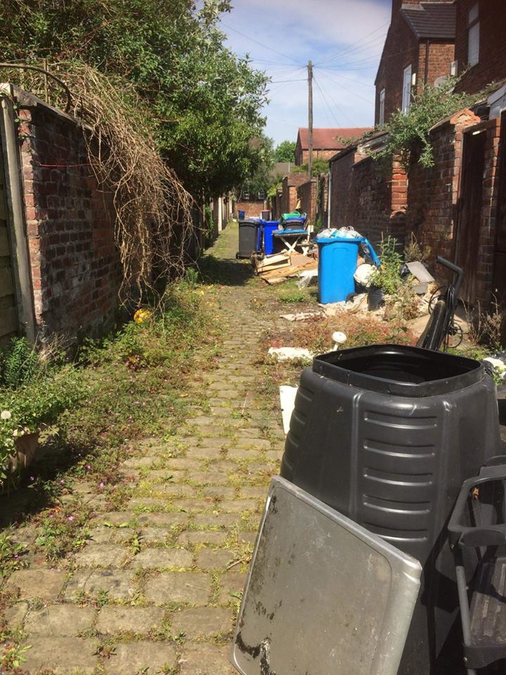 alley
