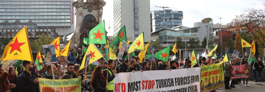 kurdish_protest_in_piccadilly_gardens