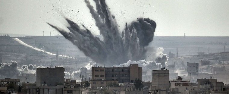 Explosion in Syria border town near Turkey - by Jordi Bernabeu Farrús