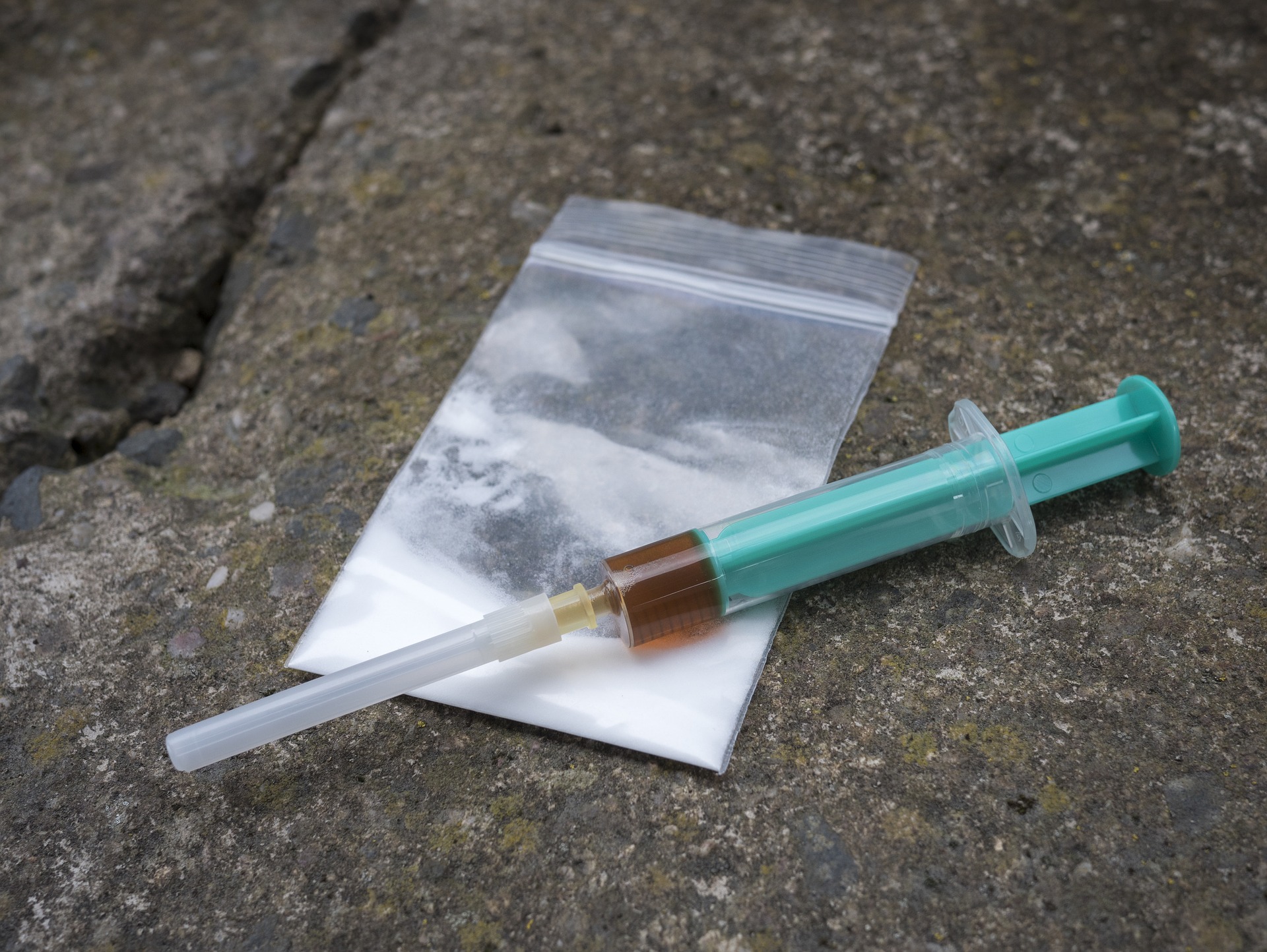 syringe-3322972_1920-1