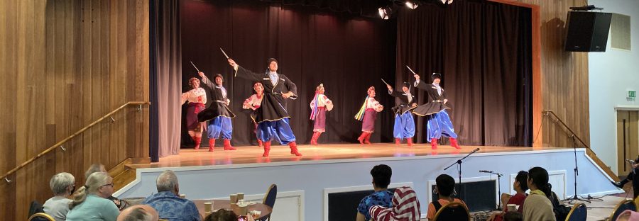 Ukrainian_cultural_centre_orlyk_dancers