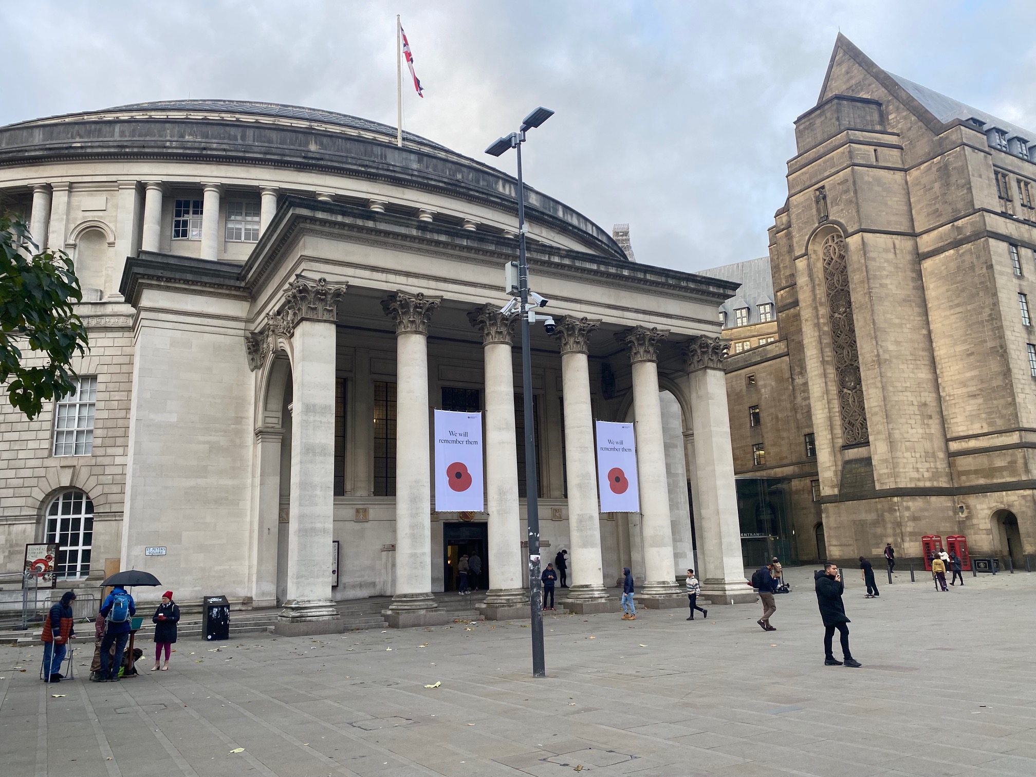 the outside of Manchester Central Library