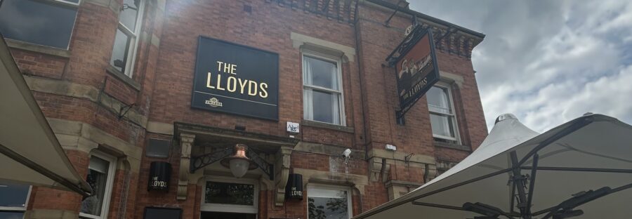 Chorlton pub opened by Corrie star
